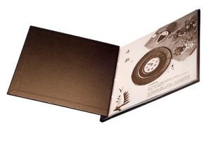 甜品店(diàn)菜譜 糖水(shuǐ)店(diàn)菜單 封面特種珠光(guāng)紙(zhǐ)燙銀(yín) 內(nèi)頁高(gāo)清攝影(yǐng) 可(kě)局部更換內(nèi)頁裝訂