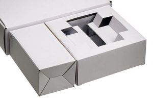 白(bái)盒 / 包裝盒內(nèi)卡樣式 固定牢固可(kě)過震動跌落測試